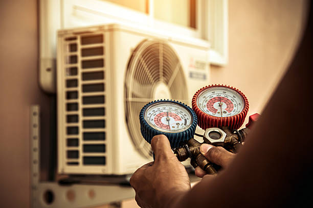 Professional Hvac technician working in Evansville, WI